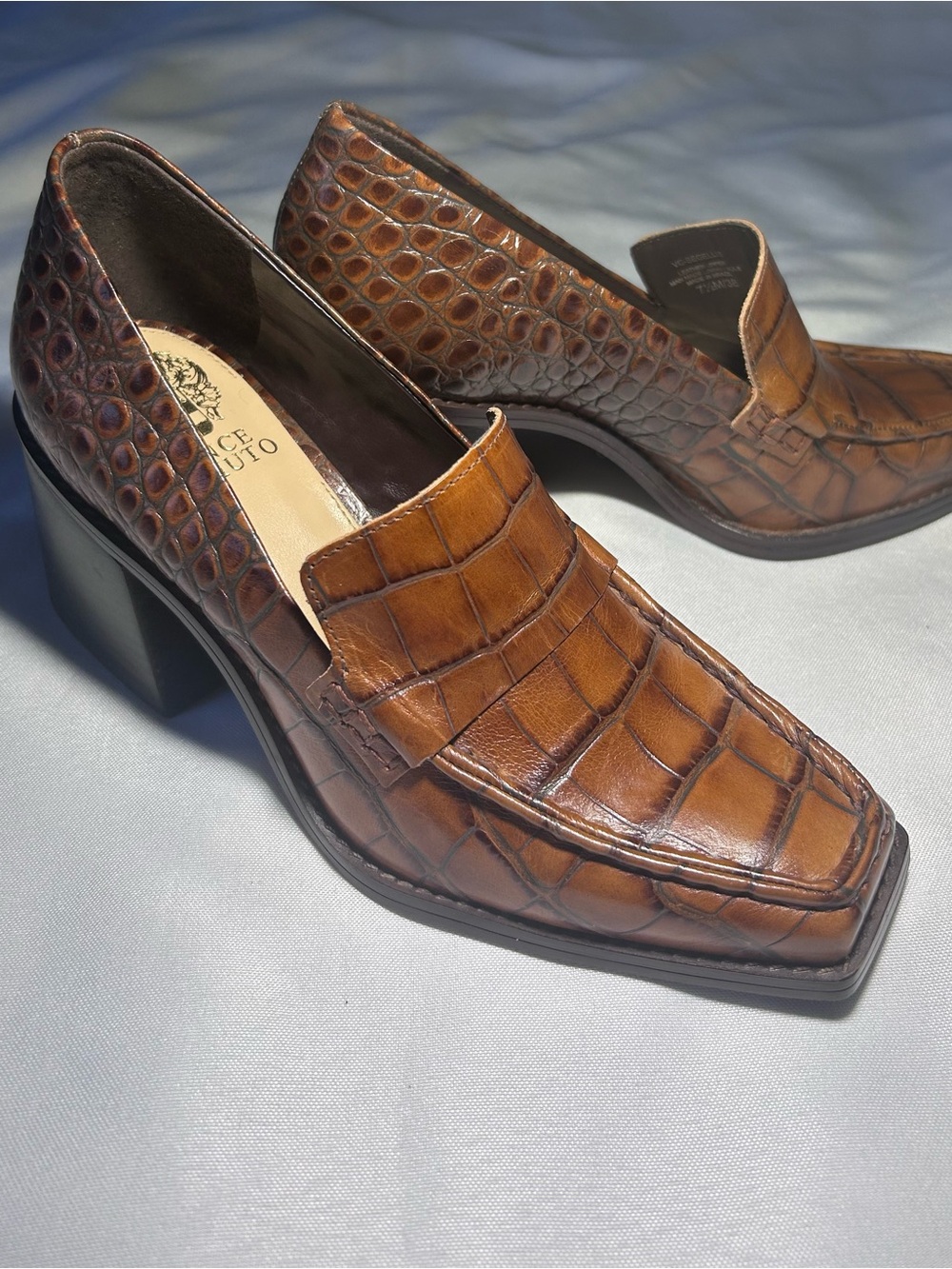 Vince Camuto Women’s Crocodile Segellis Stacked Heel Loafers in Brandy Sz 7.5